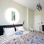 Urban Charm & Comfort - Chic 2Bd In Prime Location By Flat Mаnager