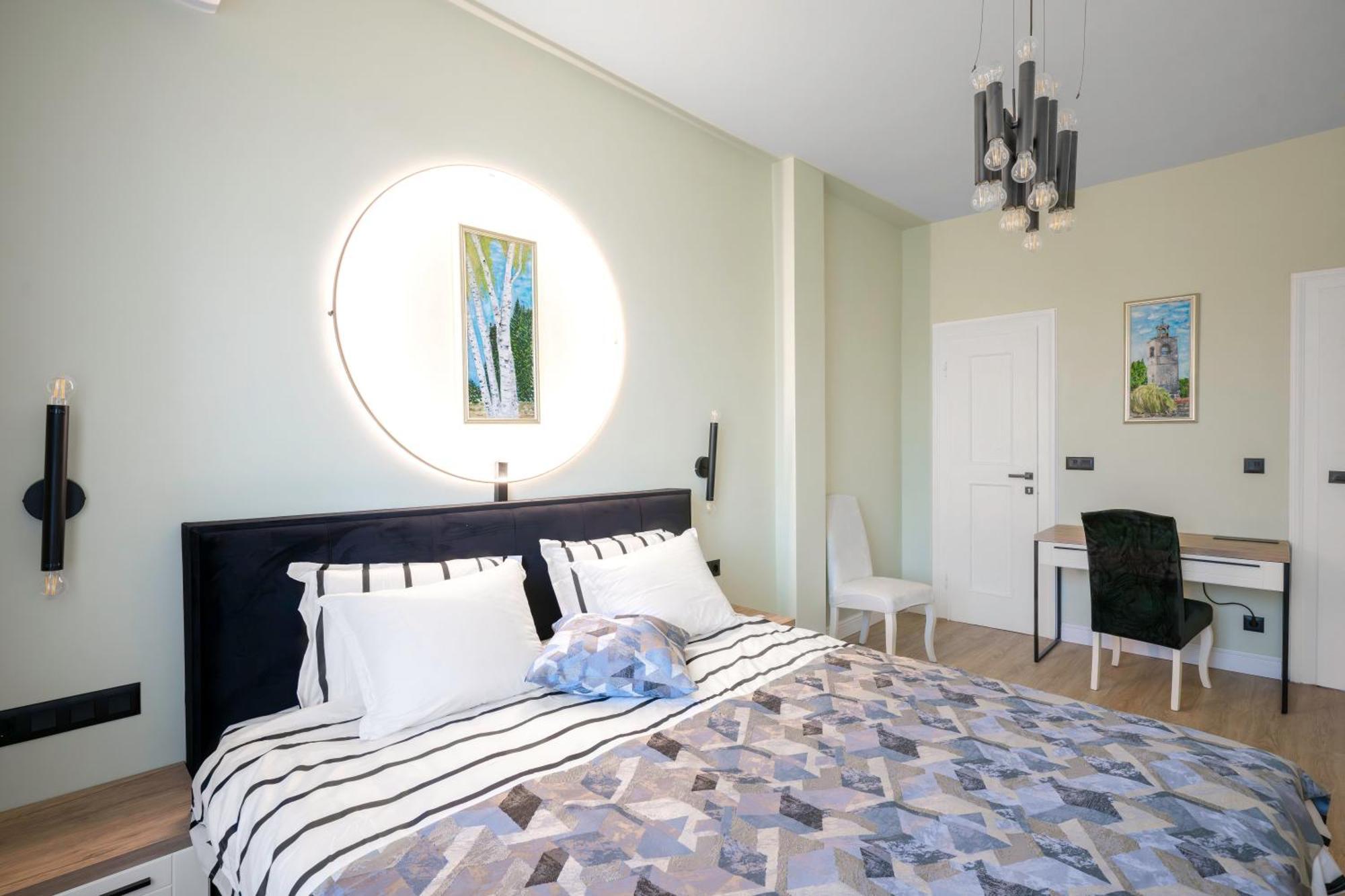 Urban Charm & Comfort - Chic 2bd In Prime Location By Flat Mаnager Sofia