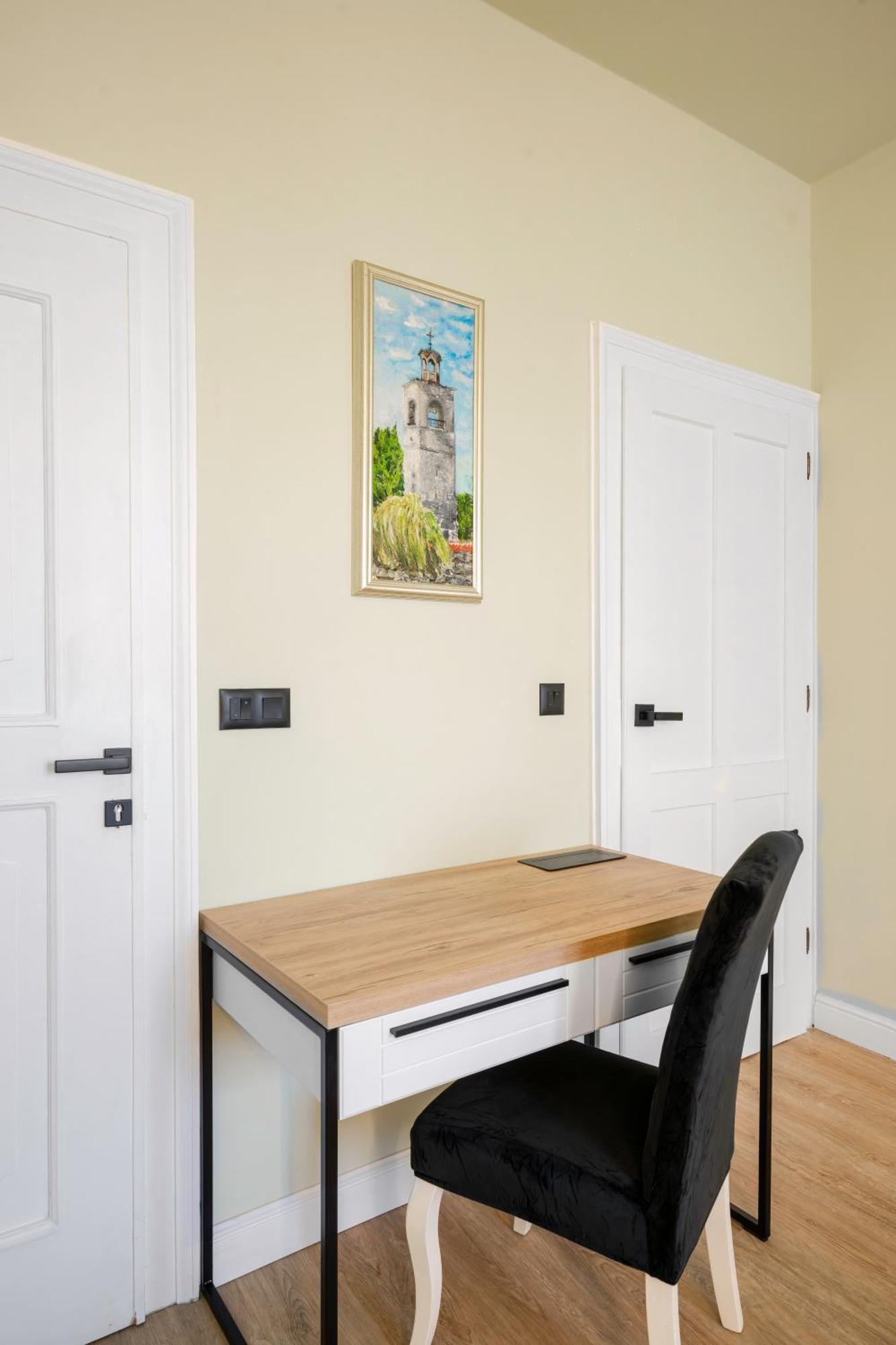Urban Charm & Comfort - Chic 2bd In Prime Location By Flat Mаnager Apartamento *